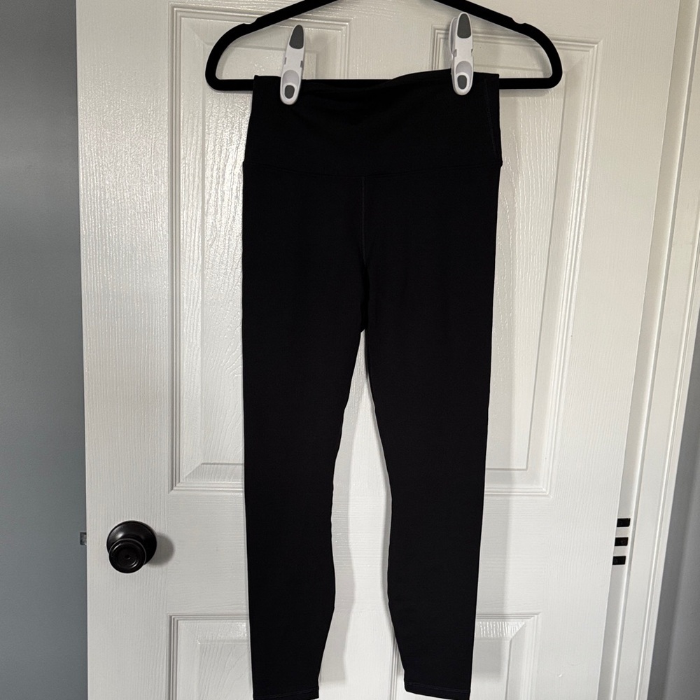 Fabletics powerhold BOOST leggings- black 7/8 EUC
